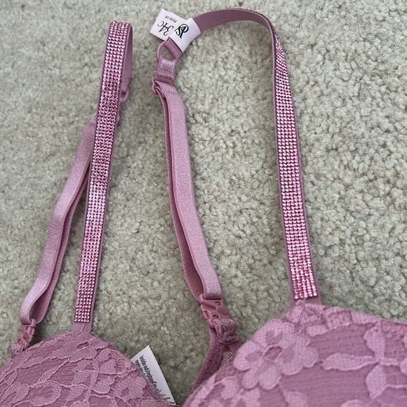 Victoria’s Secret Bra - Picture 3 of 10
